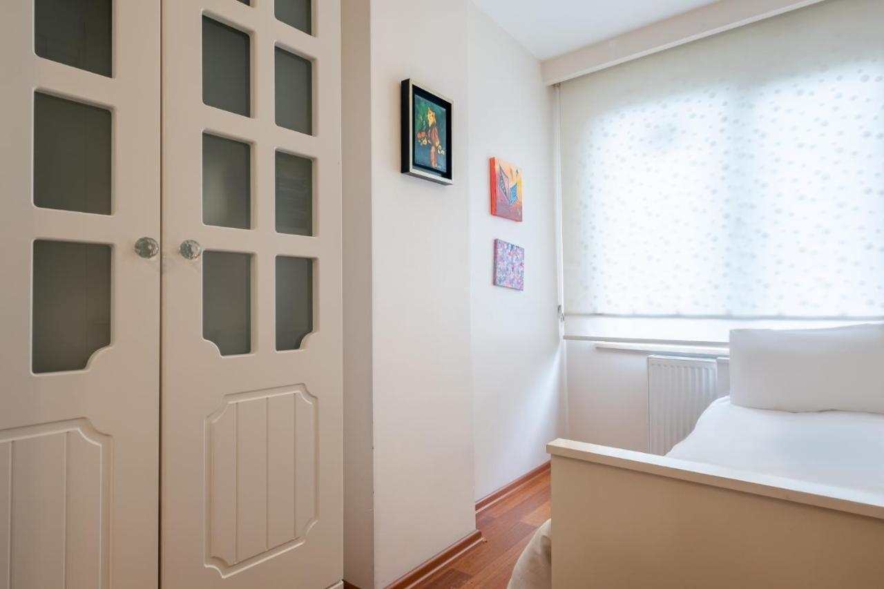 Pleasant Flat With Central Location In Sisli Istanbul Exterior photo